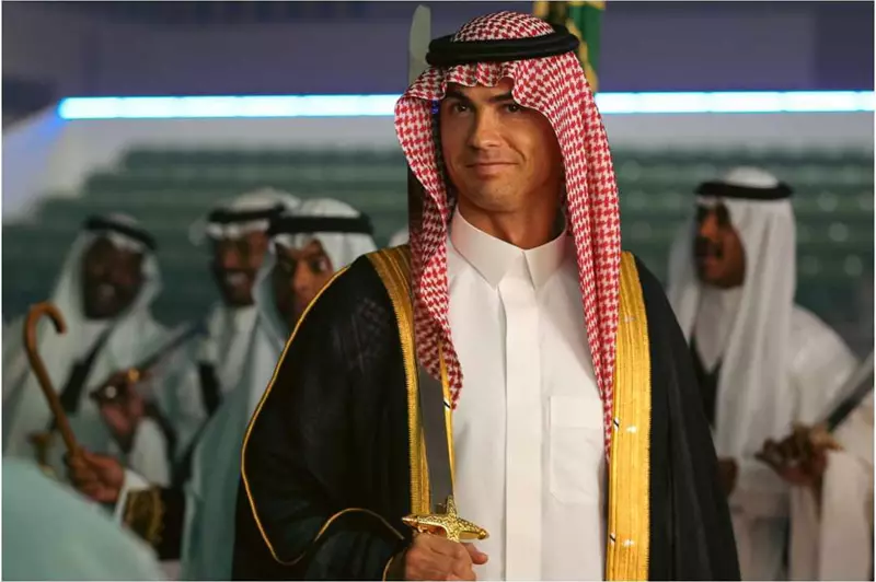 رونالدو بالزي السعودي